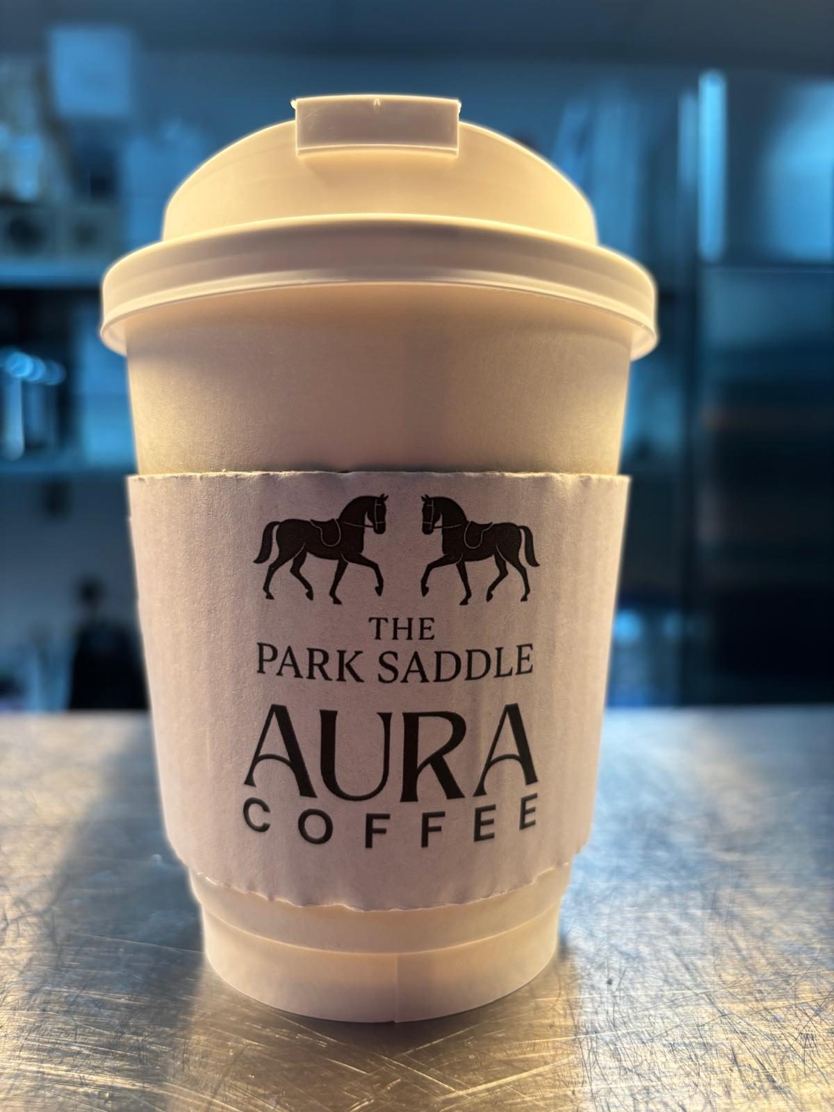 AURA Coffee cup with The Park Saddle twin horses